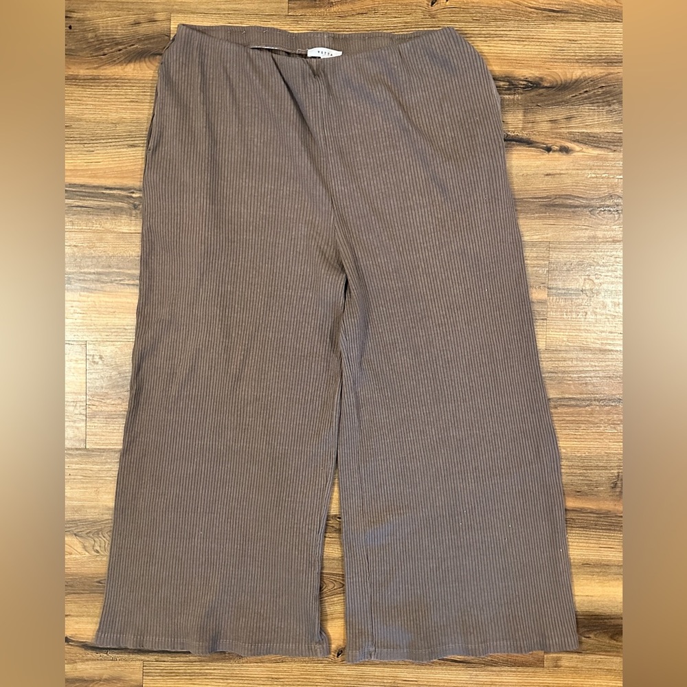 Vetta capsule Wardrobe Knit Cropped Pant